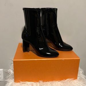 Brand New Louis Vuitton black boots size 40.5